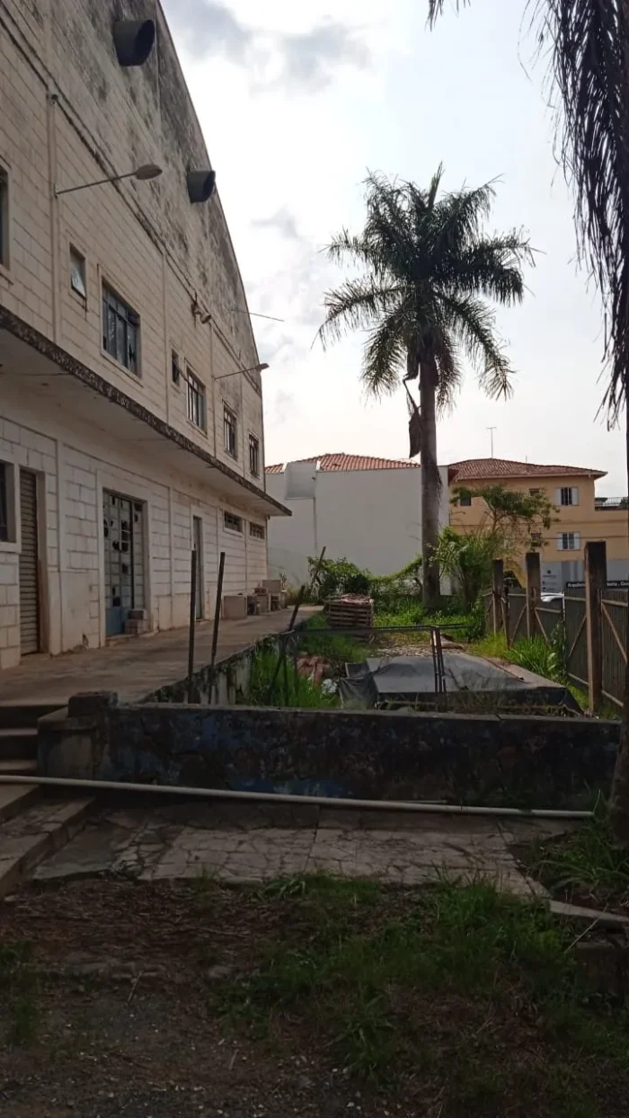 ANTES - SUP AVENIDA - CAMBUÍ - MG (2)